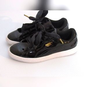 PUMA Women's Basket Heart Patent worn no box sz 8